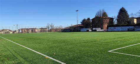 Rendering o foto di un campo sportivo parrocchiale