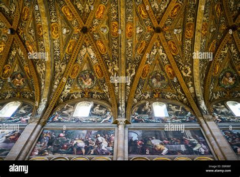 Affresco soffitto navata centrale o dipinto antico della chiesa del Rosario ad Avellino
