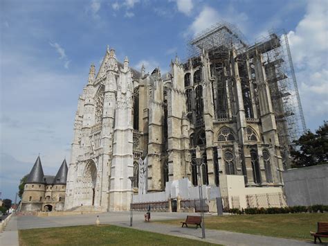 Cattedrale di Saint-Pierre di Beauvais (vista esterna con il transetto)
