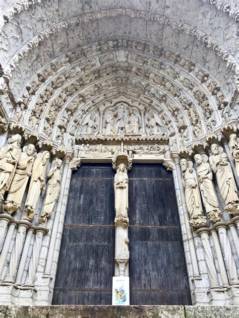 Interno della Cattedrale di Saint-Pierre di Rennes (navata centrale)