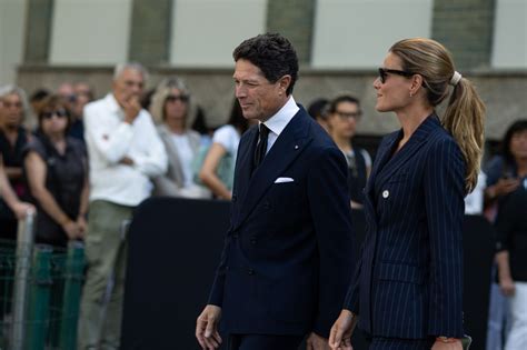 Matteo Marzotto in un contesto di preghiera o riflessione