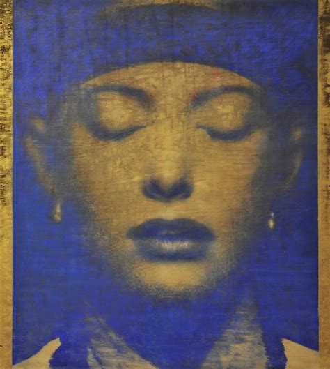 Dettaglio di un'opera di Omar Galliani con foglia d'oro e blu oltremare
