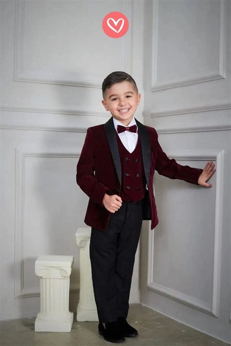 Paggetto con un completo elegante