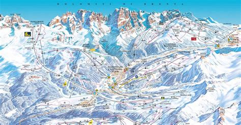 Panoramica della skiarea Campiglio Dolomiti di Brenta con piste da sci e montagne innevate