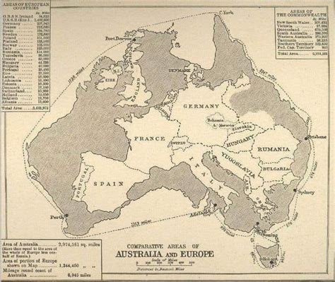 Una mappa antica che si sovrappone a un'immagine di una città moderna, simboleggiando l'integrazione tra passato e presente.