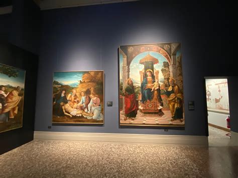 Allestimento della mostra dedicata alla Natività tra arte sacra e contemporanea