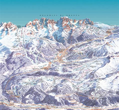 Panorama invernale delle Dolomiti di Brenta che circondano Madonna di Campiglio
