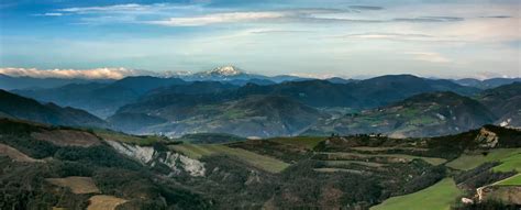 Veduta panoramica della Rocca di Badolo e del Contrafforte Pliocenico