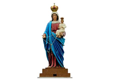 Immagine di una statua della Madonna con un rosario