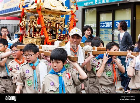 Santuario portatile (mikoshi) utilizzato durante il Kanda Matsuri