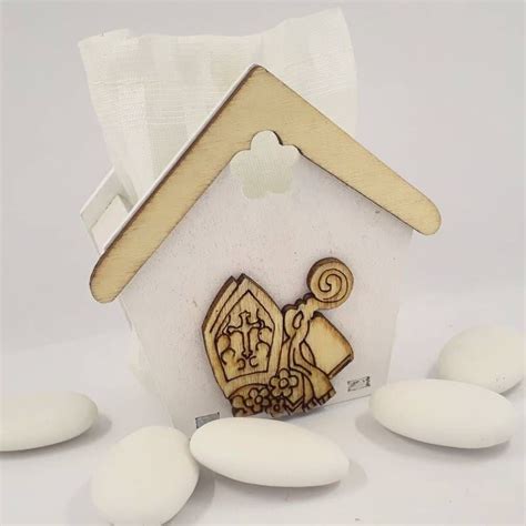 Mini casette in legno e scatoline segnaposto per Cresima con confetti