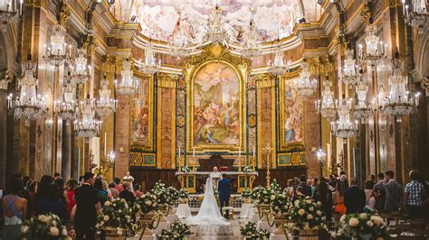 Infografica: i 10 passi per sposarsi in chiesa in Italia