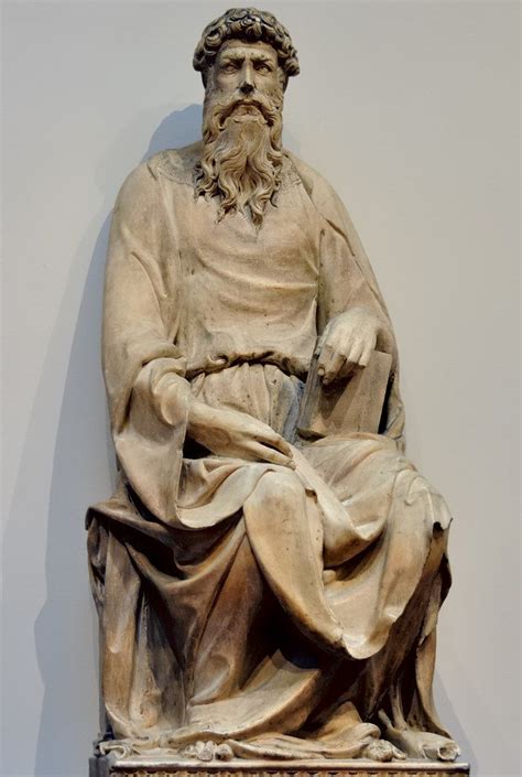 Statua di San Giovanni Evangelista di Donatello, dettaglio del volto e del panneggio