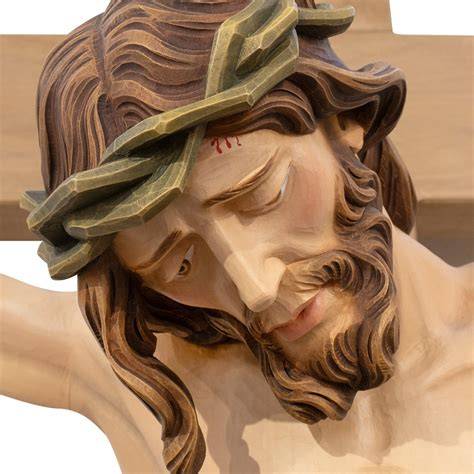 Crocifisso marmoreo barocco, esempio di arte sacra italiana