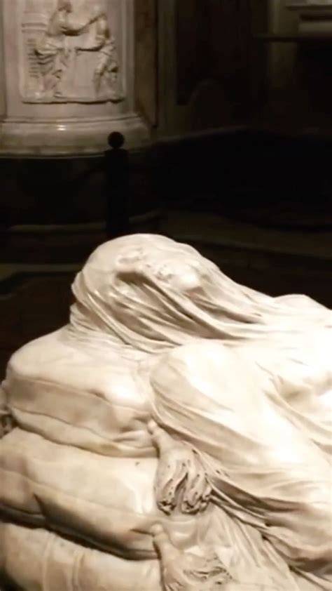 Dettaglio del Cristo Patiens, scultura marmorea che evidenzia il dolore