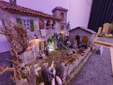 foto di una mostra di presepi artistici nel Palazzo Arcivescovile di Messina