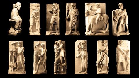 Foto ravvicinata delle sculture dei Mesi di Antelami con dettagli sulla lavorazione