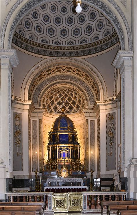 Interno riccamente decorato della Cappella del Santissimo Sacramento