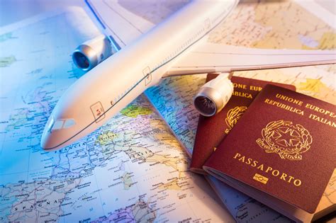 Documenti di viaggio per minori con passaporti e moduli