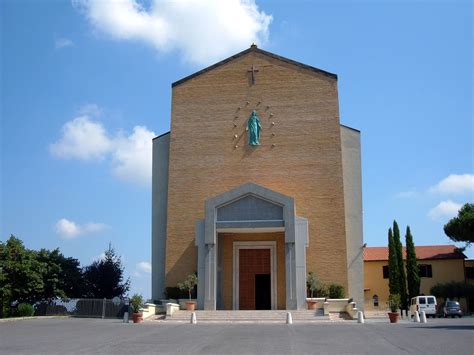 Foto della facciata della Chiesa di Maria Immacolata Concezione a Rivoli