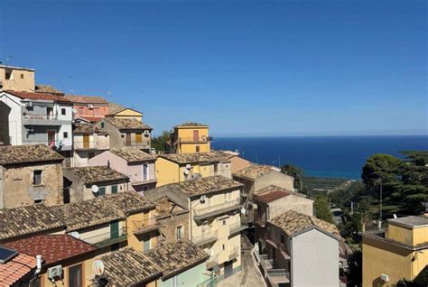 Infografica con coordinate geografiche e altitudine di Sant'Andrea Apostolo dello Ionio