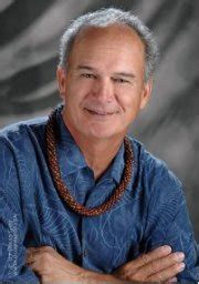 Ritratto di Maka’Ala Yates o un'immagine che evoca la cultura hawaiana