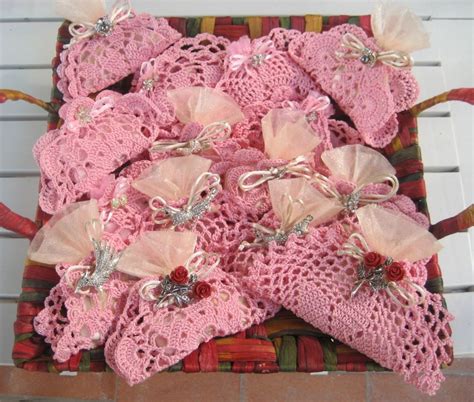 decorazioni all'uncinetto per bomboniere fai-da-te