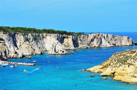 Panorama delle Isole Tremiti con le loro acque cristalline