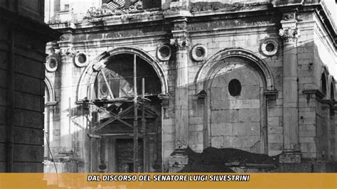 Foto storica che documenta i danni subiti dalle cattedrali europee durante il primo conflitto mondiale