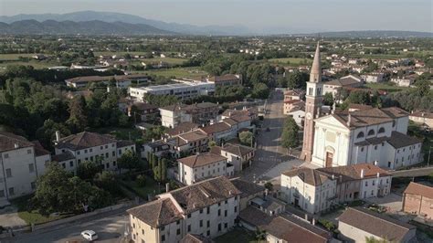 Infografica tecnica che illustra il percorso della Peregrinatio Corporis da Roma attraverso Treviso, Riese Pio X, Padova e Venezia