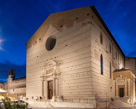 Cattedrale di San Lorenzo a Perugia durante il Giubileo con la Porta Santa