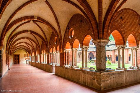 Foto aerea dell'Abbazia di Chiaravalle Milanese con il suo campanile