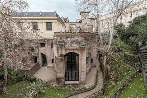 Graffiti trovati nel criptoportico degli Horti Sallustiani, inclusa una croce monogrammatica