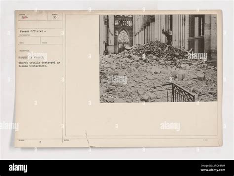 Foto d'epoca che ritrae la devastazione causata dal tornado del 1930 e i danni alla chiesa di Selva del Montello