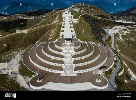 Foto storica di Giovanni Battista Roncari o immagine del Monte Grappa