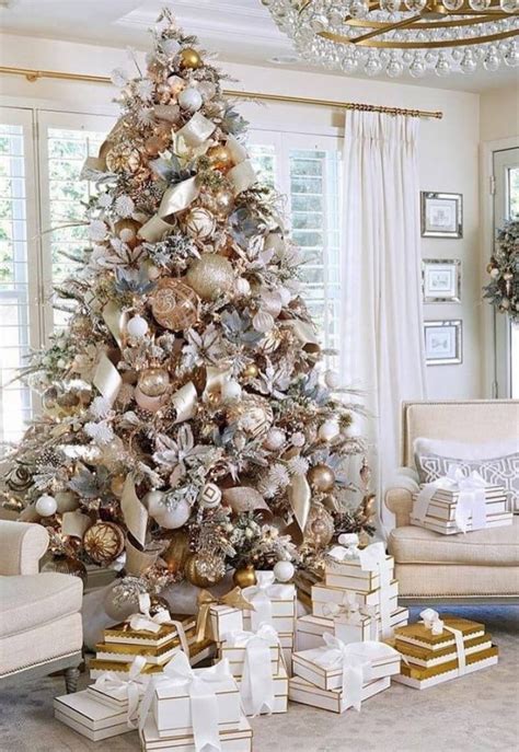 albero di Natale decorato
