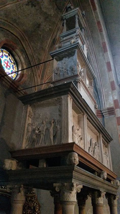 Dettaglio del Portone della vita con raffigurazioni della vita di Santa Rita