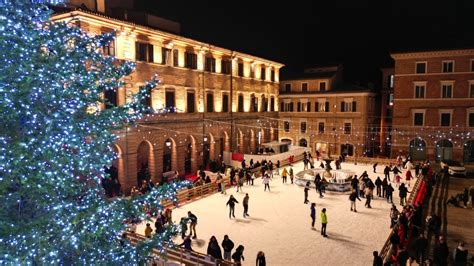 Illustrazione del Paese di Babbo Natale o pista di pattinaggio Taranto on Ice
