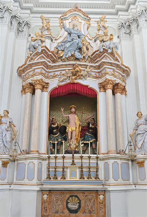altare scultura cristo risorto soldati romani