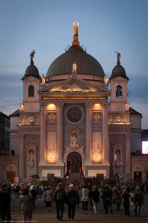 Veduta d'insieme del complesso del Santuario di Maria Ausiliatrice a Valdocco, Torino