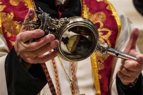 Immagine della liquefazione del sangue di San Gennaro