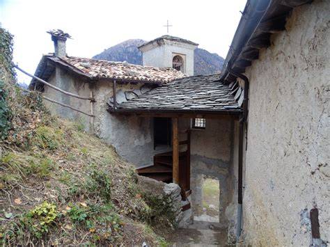 panorama di Bagolino con l'Eremo di San Gervasio