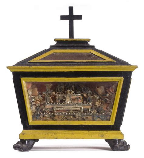 Urna reliquiario di Sant'Anselmo e altri santi nella cripta dell'Abbazia di Nonantola