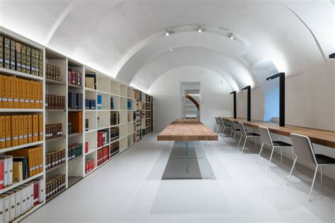 Interno della Biblioteca Moderna di Camaldoli