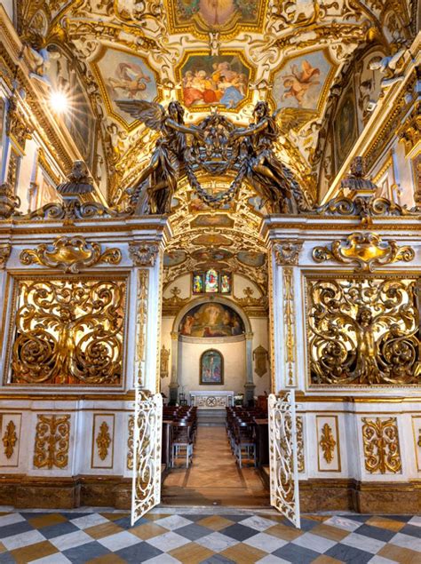 Interno barocco della Chiesa di San Salvatore Trasfigurato all'Eremo di Camaldoli
