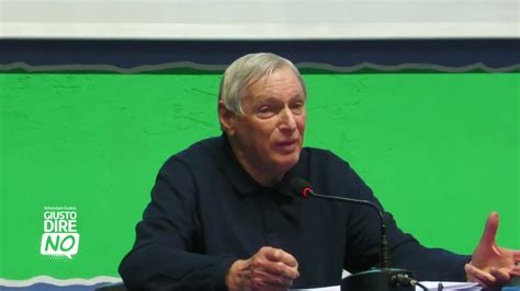 Don Ciotti durante un intervento pubblico