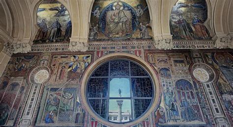 Mosaici della facciata di Santa Maria Maggiore che raffigurano il miracolo della neve