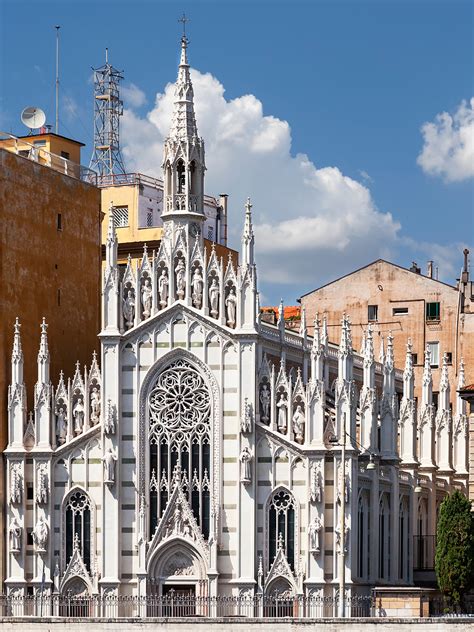 Prospetto principale della Chiesa del Sacro Cuore