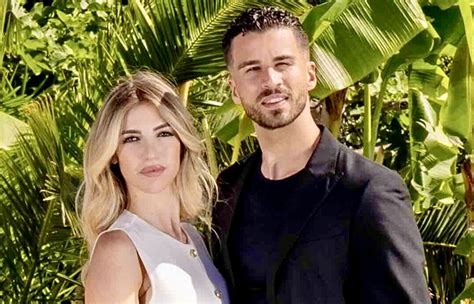 Foto di Rosario Guglielmi e Lucia Ilardo durante Temptation Island