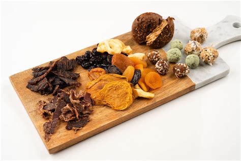 selezione di snack energetici per trekking